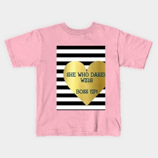 She who dares Kids T-Shirt